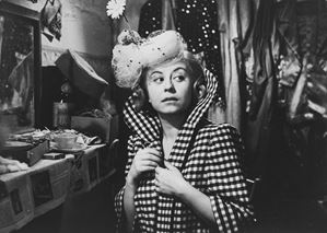 Giulietta Masina in "Luci del Varietà" diretto da Alberto Lattuada e Federico Fellini