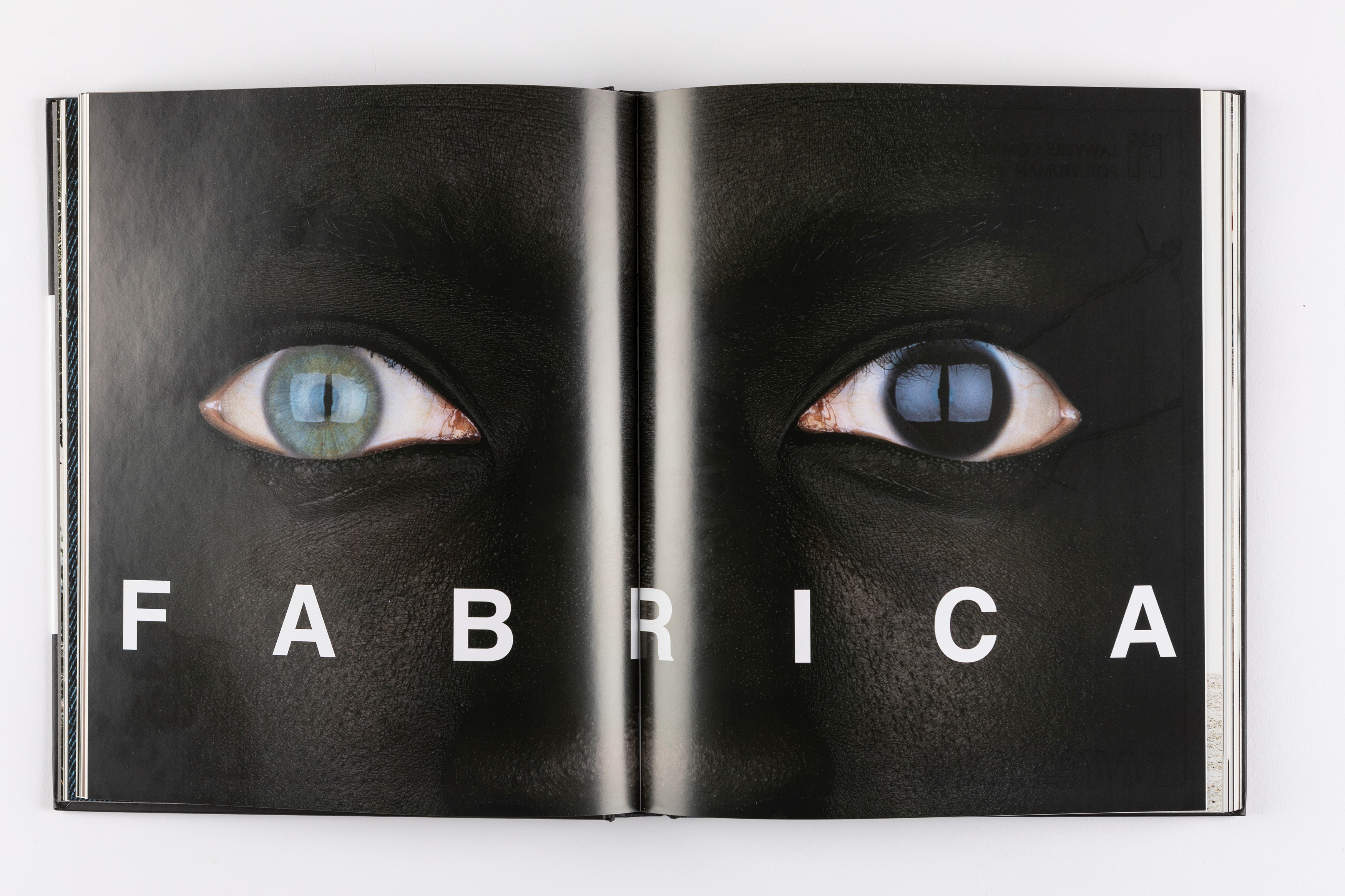 Oliviero Toscani - Più di 50 anni di magnifici fallimenti, volume edito da Mondadori