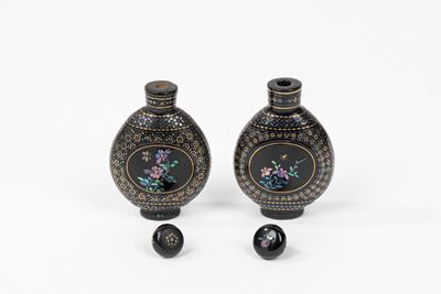 Coppia di Snuff Bottles Burgauté, Cina Secolo XX