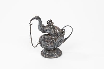 Piccola Brocca Orientale in Argento a Forma di Animale Fantastico, Fine Secolo XIX