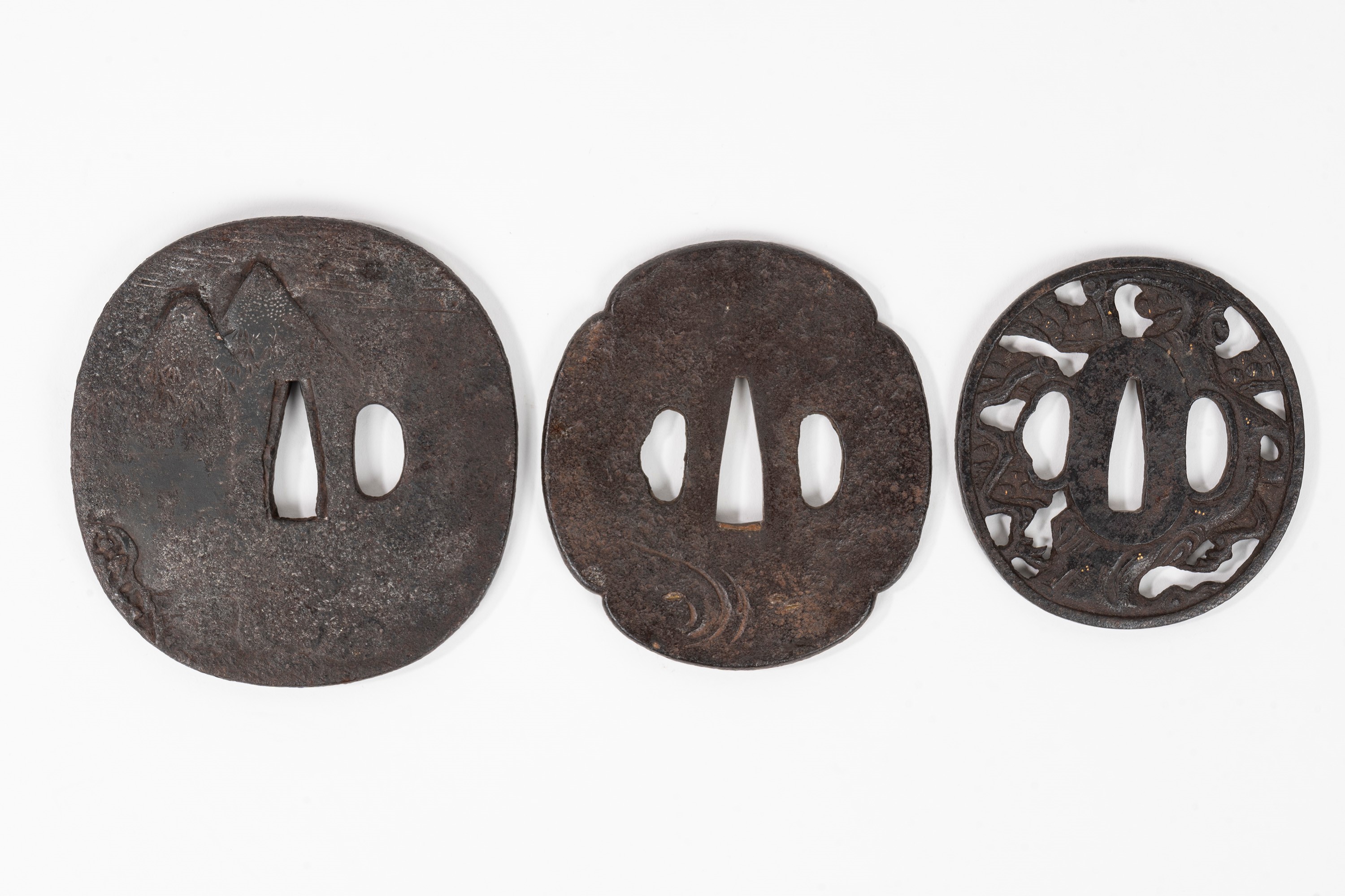 Tre Tsuba in Ferro, Giappone Periodo Edo (1603-1868)