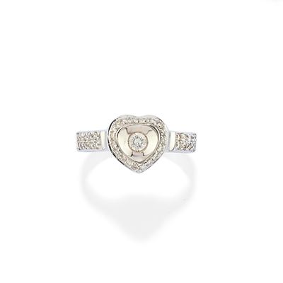 Anello con diamanti, oro bianco 18k, forma di cuore