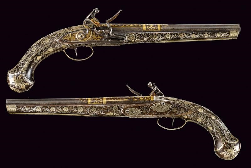 Bellissimo Paio di Pistole a Pietra Focaia con Fornimenti in Argento - Turchia