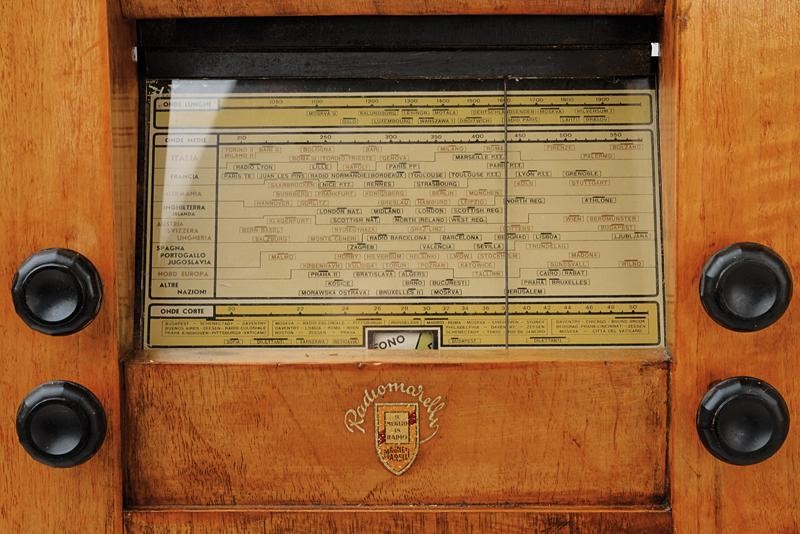 Grande Radio Marelli Modello Axum - Italia