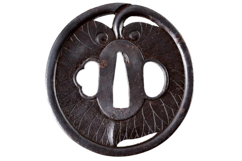 Bellissima Tsuba Firmata Echizen Ju Kinai Saku - Giappone