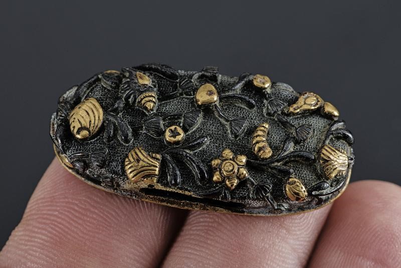 Fuchi-kashira di Scuola Mito Kinko - Giappone