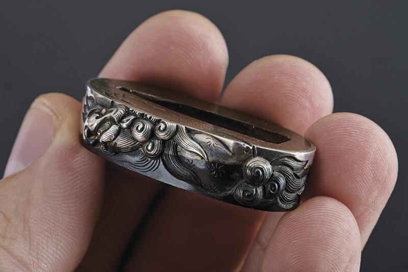 Fuchi-kashira con Koma Inu - Giappone
