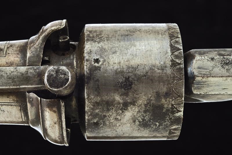 Raro Revolver di Transizione a Luminello - Inghilterra