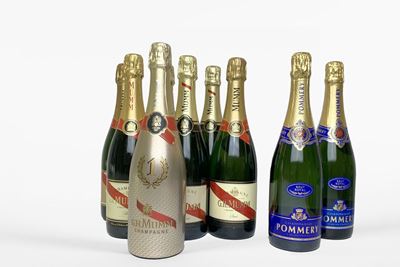 Mumm, Cordon Rouge Brut (7 bottiglie) e Pommery, Royal Brut (2 bottiglie)