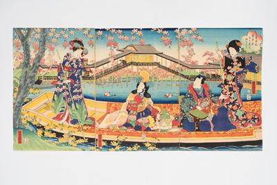 Lotto Composto da un Trittico di Xilografie Raffigurante Samurai e Geishe in Barca, Giappone, Per...
