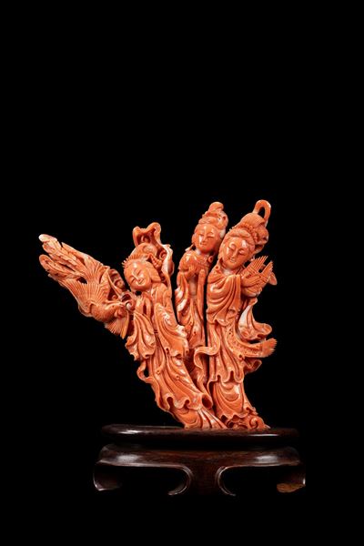 Scultura in corallo, Figure femminili e fenice
