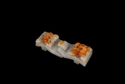 Fibbia da cintura in giada screziata e ruggine, Cina, dinastia Qing, XIX secolo