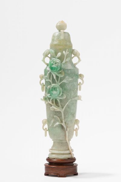 Vaso in giadeite, Cina, XX secolo