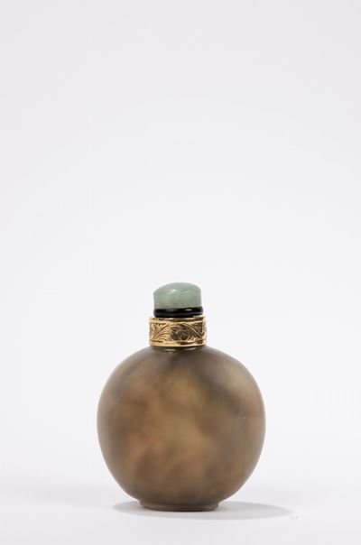 Snuff Bottle in Agata e Oro, Cina, Dinastia Qing, XIX secolo