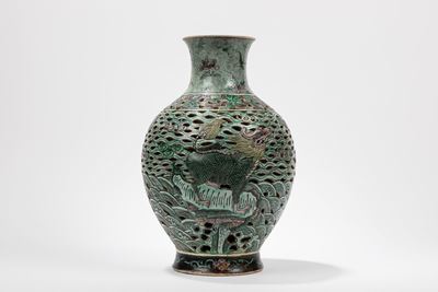Vaso in porcellana Famiglia Verde, Cina, dinastia Qing, fine XIX secolo