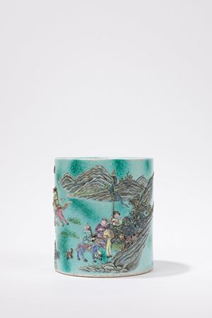 A FAMILLE ROSE PORCELAIN BRUSHPOT BITONG