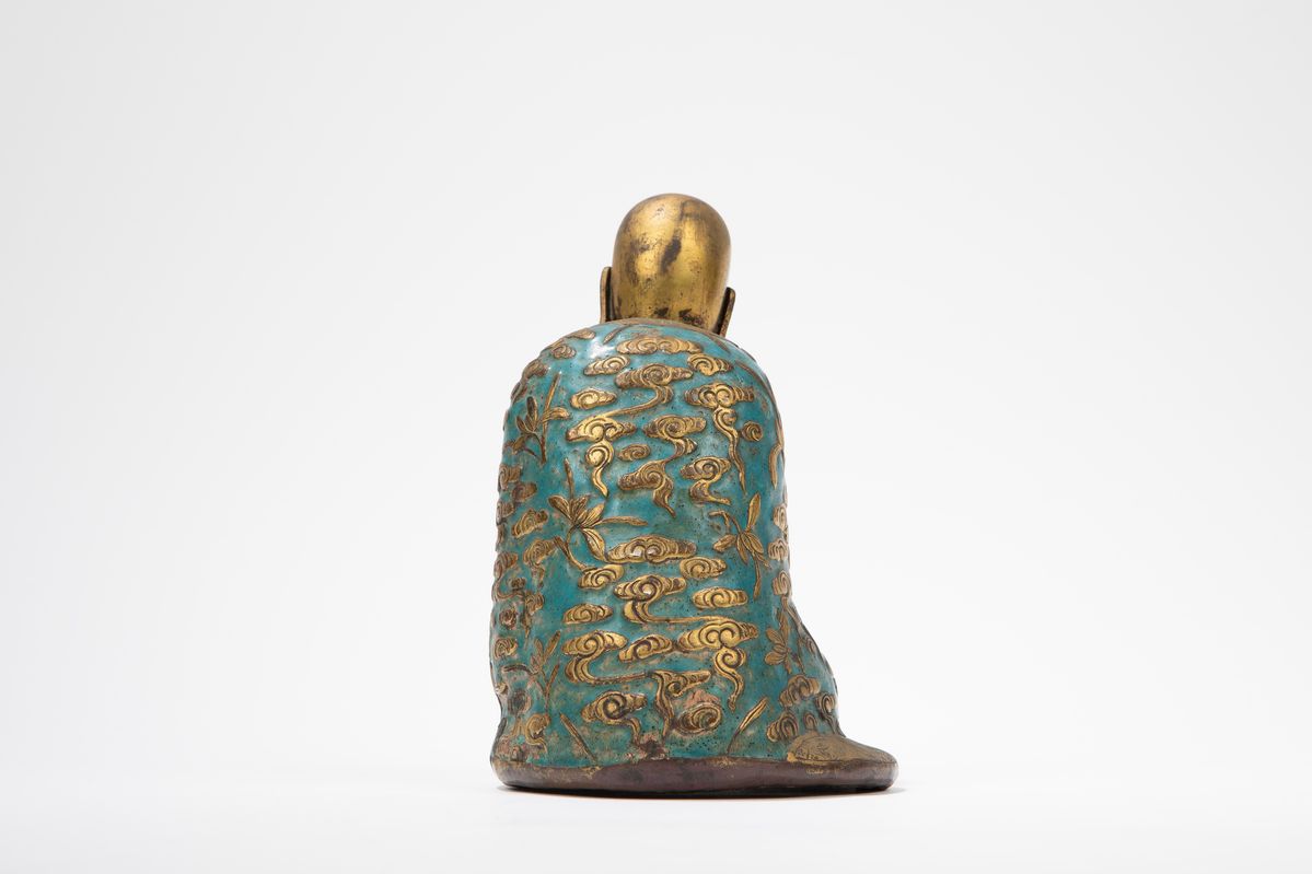 Figura in rame dorato e smaltato, Cina, dinastia Qing (1644-1911)