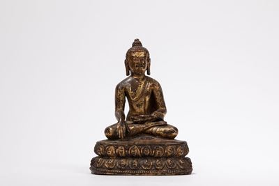 Buddha Shakyamuni, Scultura in rame dorato, h 14 cm, Tibet, XVIII / XIX secolo