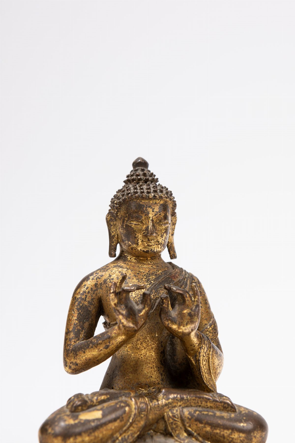 Buddha Shakyamuni, scultura in bronzo dorato, Tibet, XVIII secolo