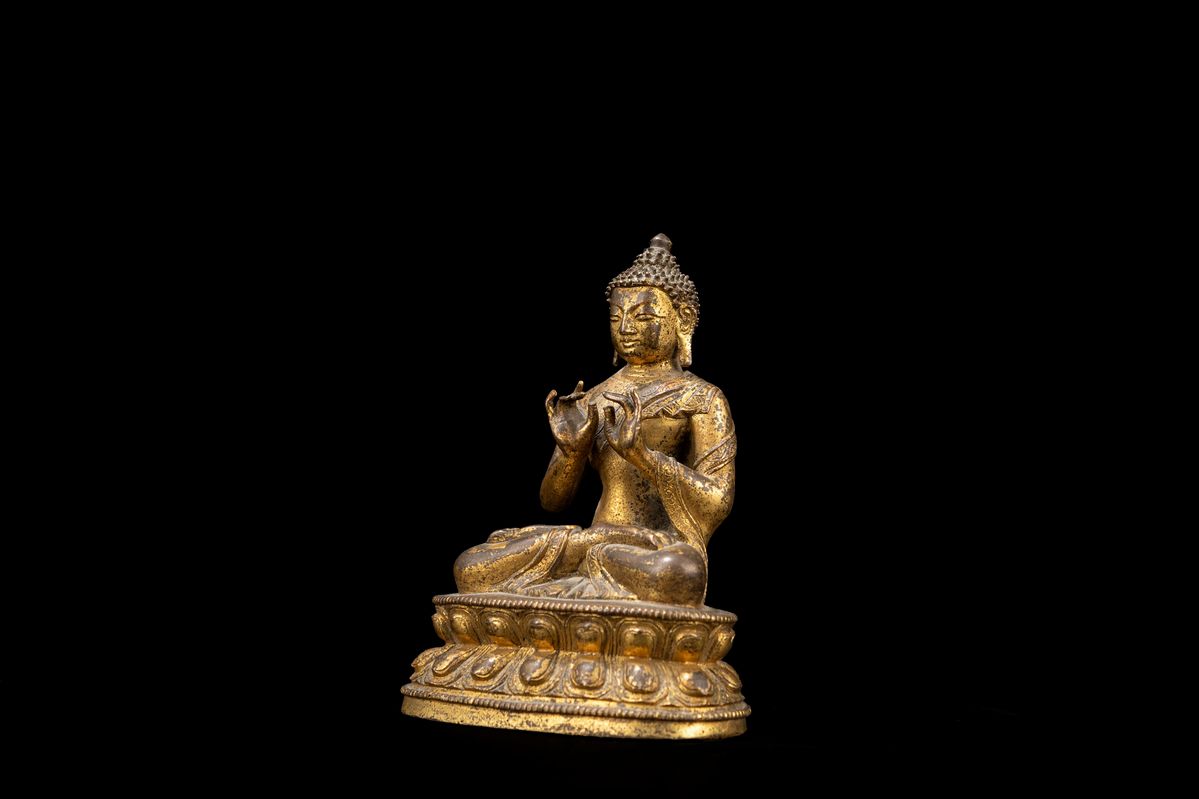 Buddha Shakyamuni, scultura in bronzo dorato, Tibet, XVIII secolo