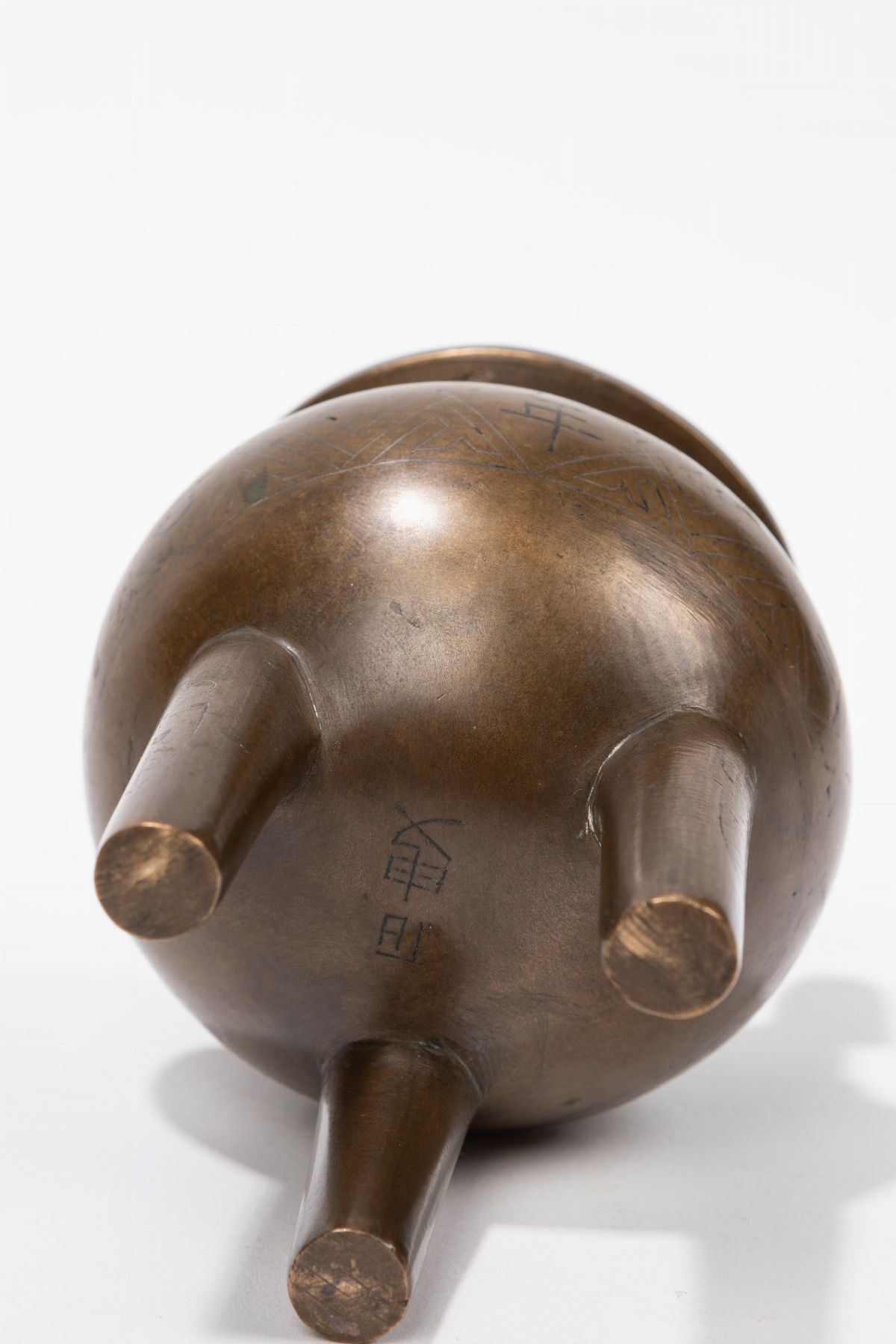 Incensiere tripode in bronzo ageminato, Cina, dinastia Qing, XVIII/XIX secolo