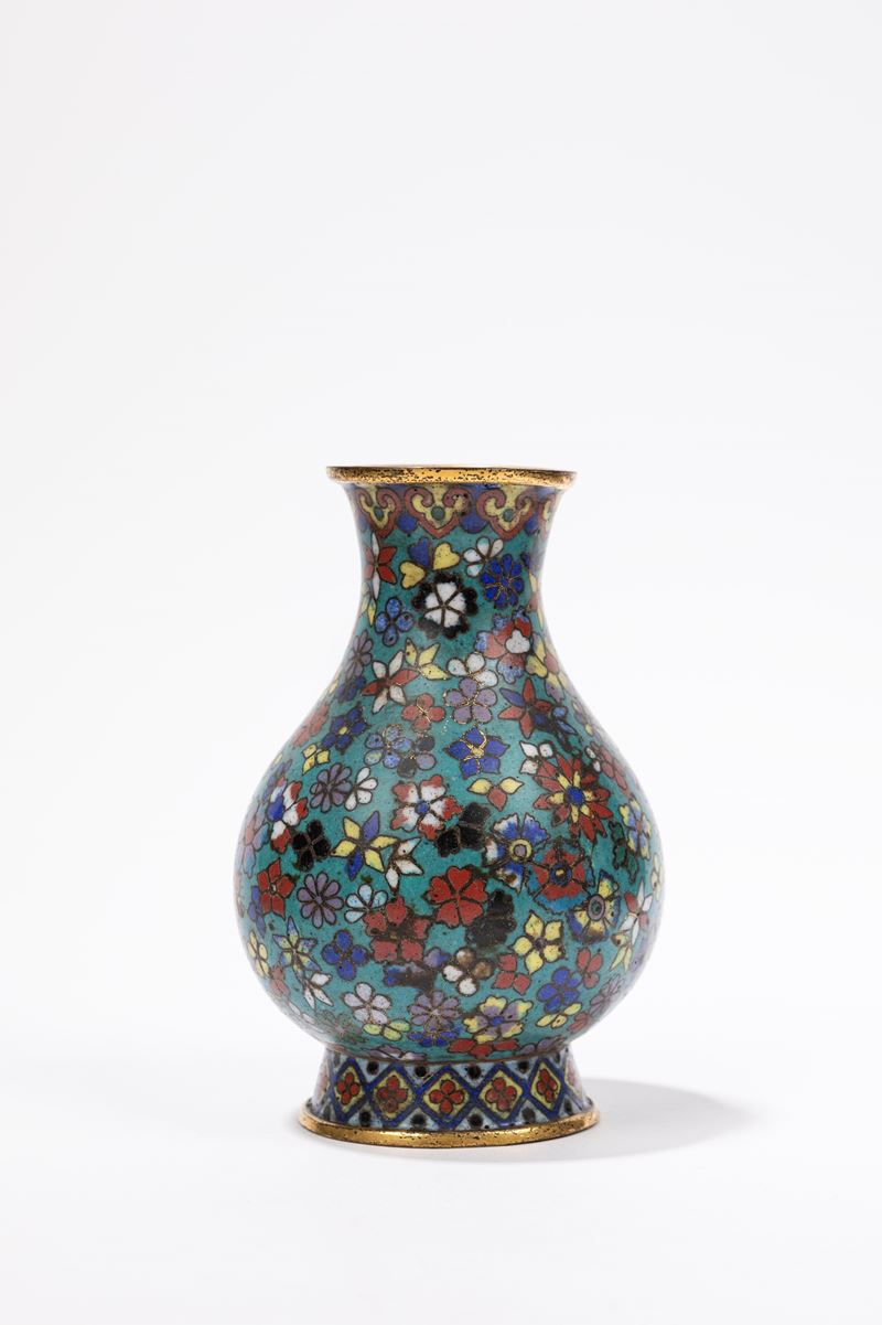 Vaso piccolo in cloisonné di vecchia manifattura - Terre d'Oriente