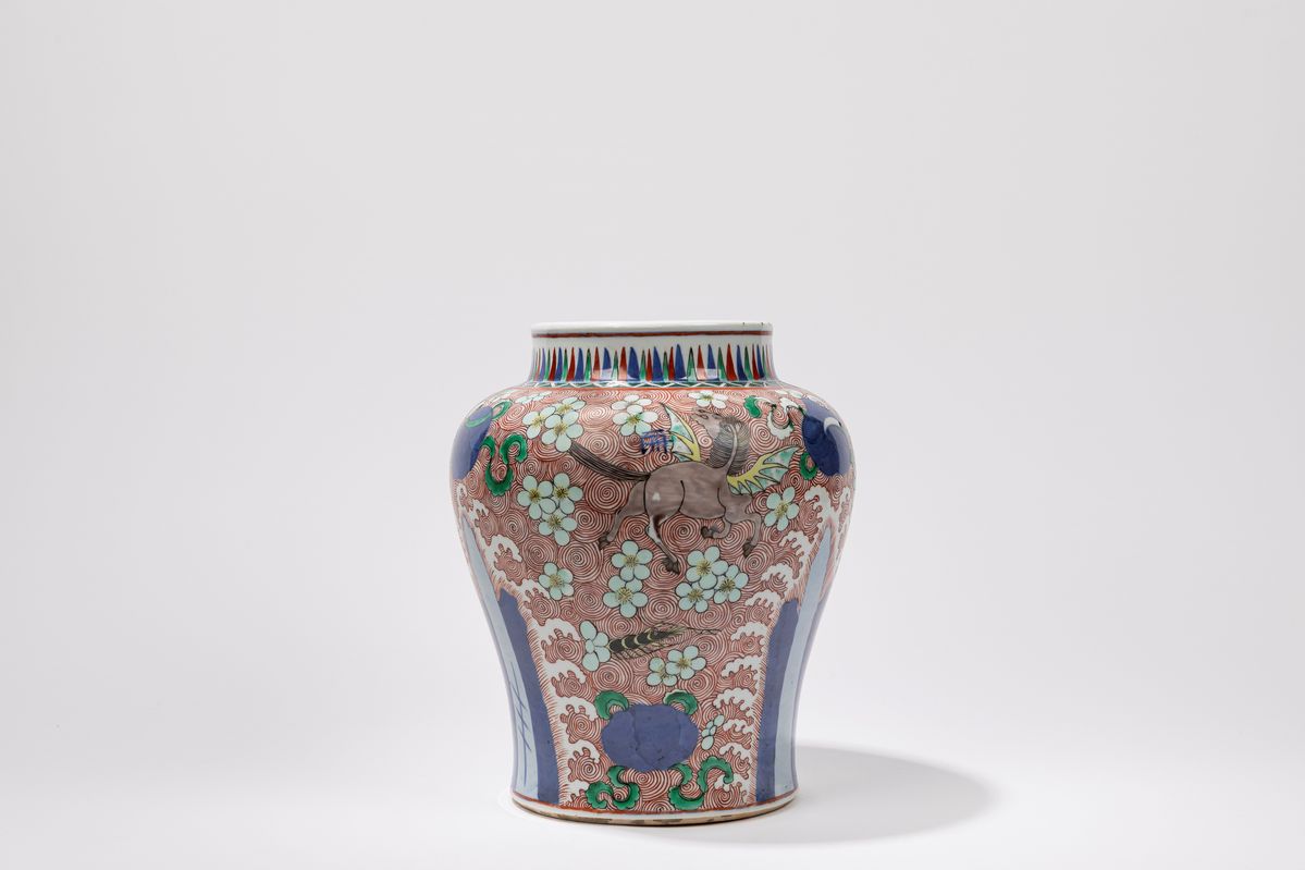 Vaso in porcellana Wucai, Cina, dinastia Qing, fine XIX secolo
