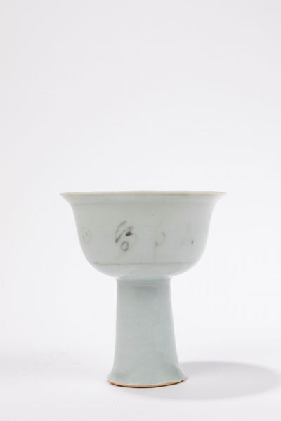 Coppa a stelo in porcellana, Cina, dinastia Yuan (1279-1368)