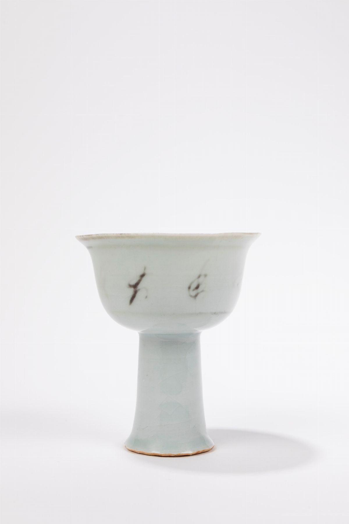Coppa a stelo in porcellana, Cina, dinastia Yuan (1279-1368)