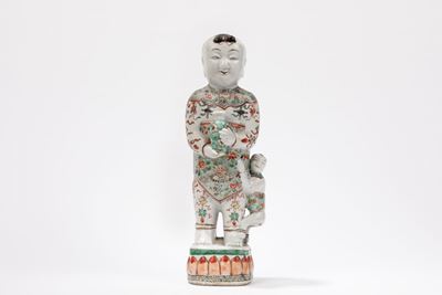 Figura in porcellana, famiglia verde, Cina, periodo Kangxi (1661-1722)