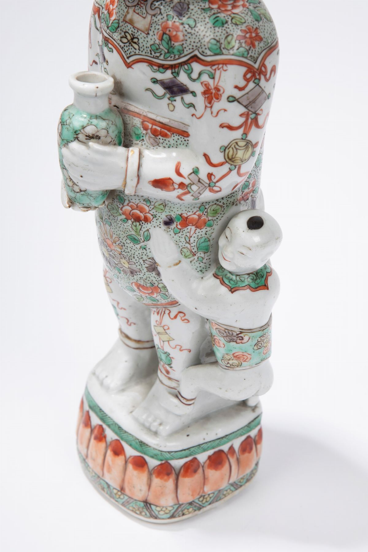 Figura in porcellana, famiglia verde, Cina, periodo Kangxi (1661-1722)