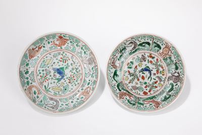 Cina, Due rari piatti in porcellana, periodo Kangxi (1661-1722)