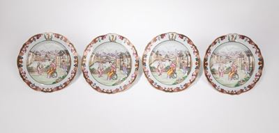 Cina, periodo Qianlong (1735-1796), Quattro piatti in porcellana con decoro armoriale sintomatico