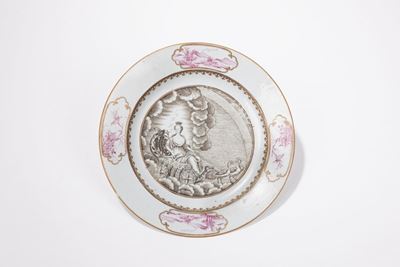 Cina, dinastia Qing, Piatto in porcellana 'en grisaille' con scena mitologica