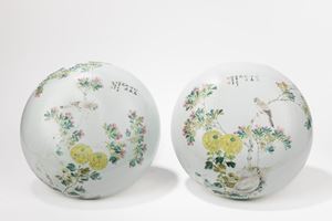 A PAIR OF QIANJIANGCAI PORCELAIN COVERS SIGNED BY XU DASHENG