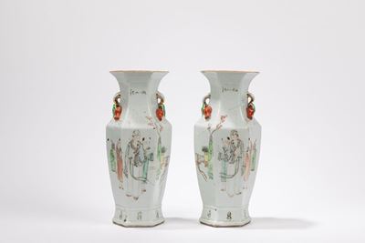 Vasi esagonali in porcellana Qianjiang, Cina, fine XIX secolo / inizio XX secolo