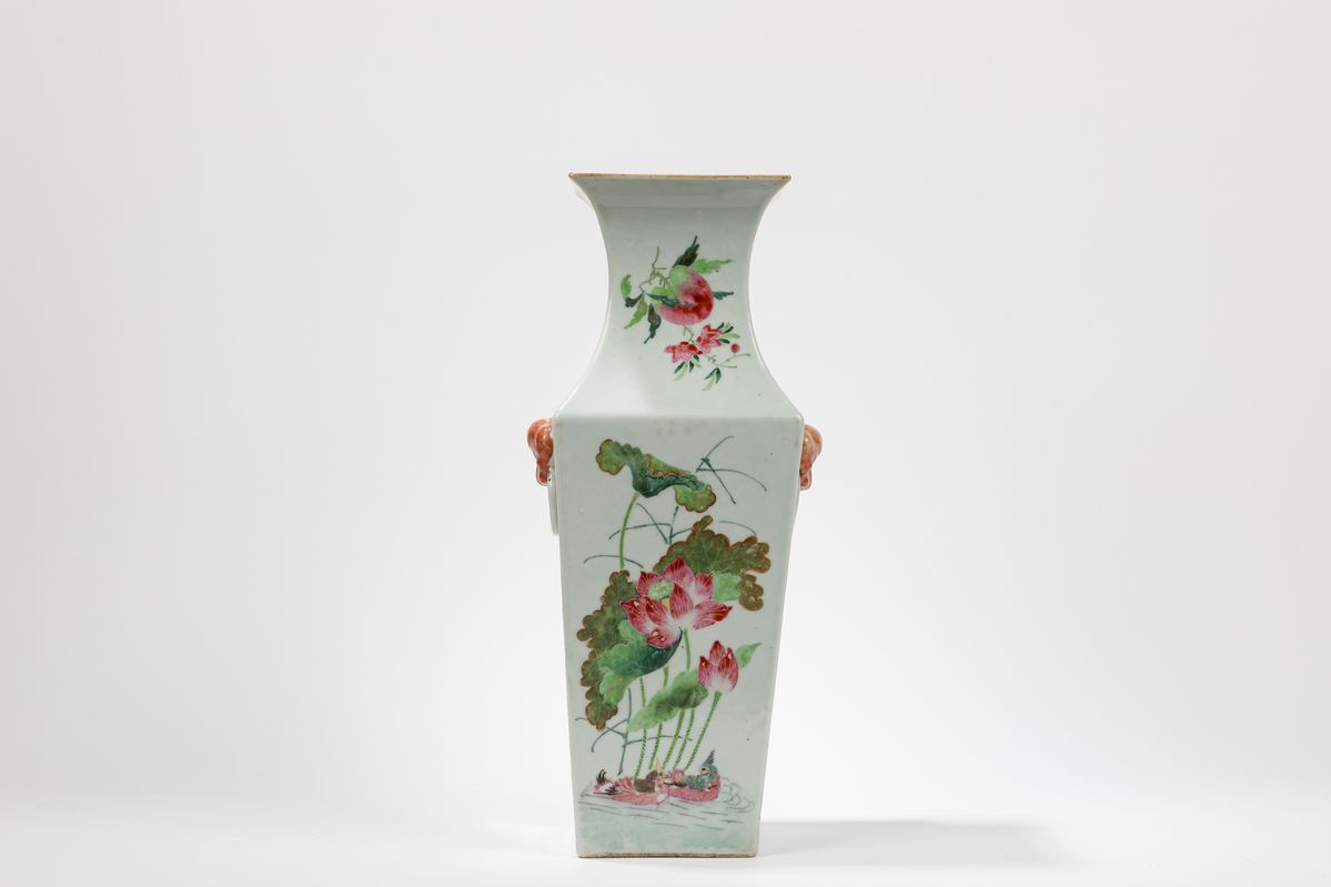 Vaso in porcellana Qianjiang, Cina, Repubblica di Cina (1912-1949), h cm 41