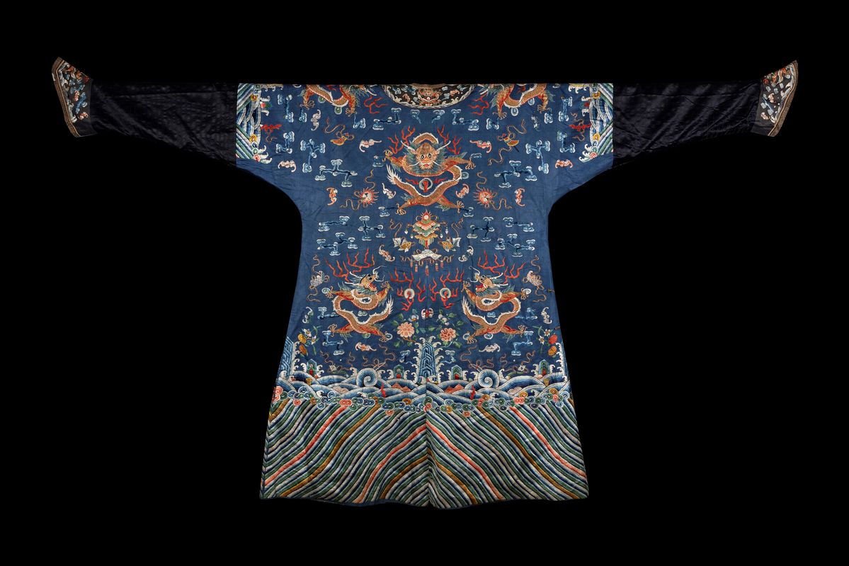 Vestito in seta ricamato, Cina, dinastia Qing, fine XIX secolo