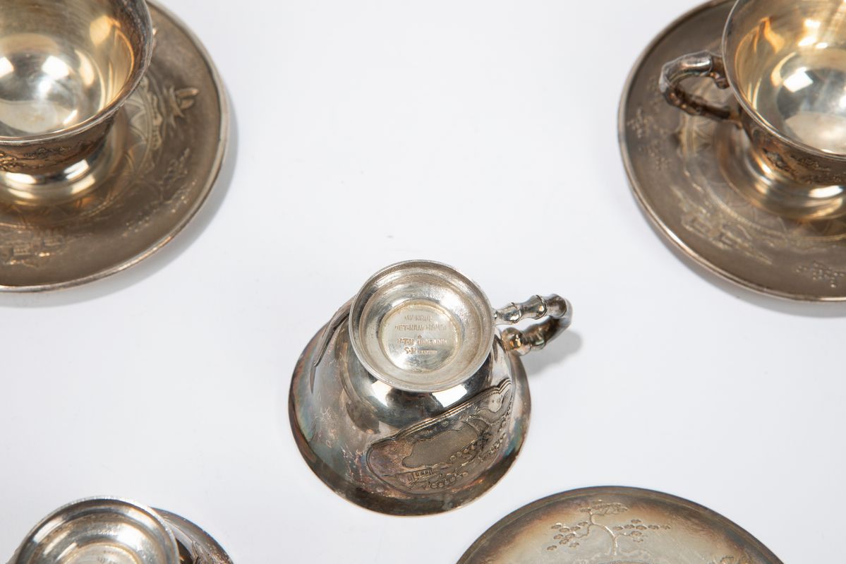 Set di sei piattini e tazzine in argento, Vietnam, inizio XX secolo