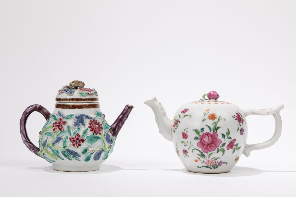 Porcellana, Due teiere a decorazione Famiglia Rosa, Cina, dinastia Qing, XVIII secolo