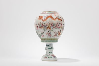 Lampada in porcellana, famiglia rosa, Cina, Repubblica di Cina (1912-1949)