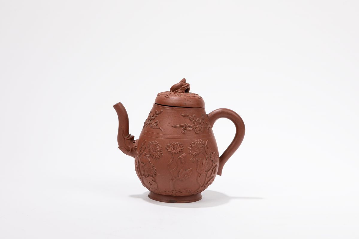 Teiera in Yixing, Cina, dinastia Qing (1644-1911), h 13 cm