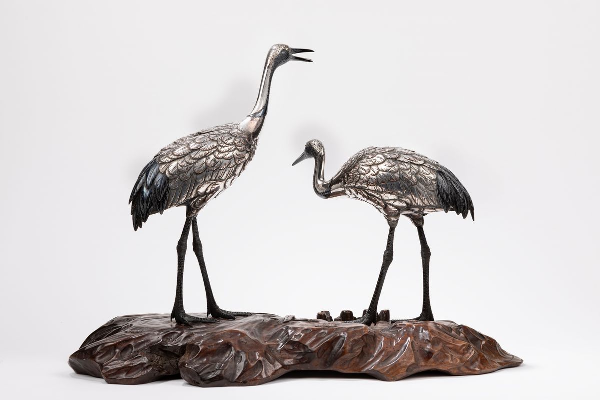 Hidenao, Okimono in bronzo argentato raffigurante una coppia di Gru della Manciuria