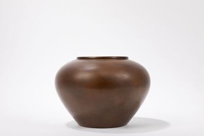 Giappone, Vaso in bronzo patinato raffigurante una carpa