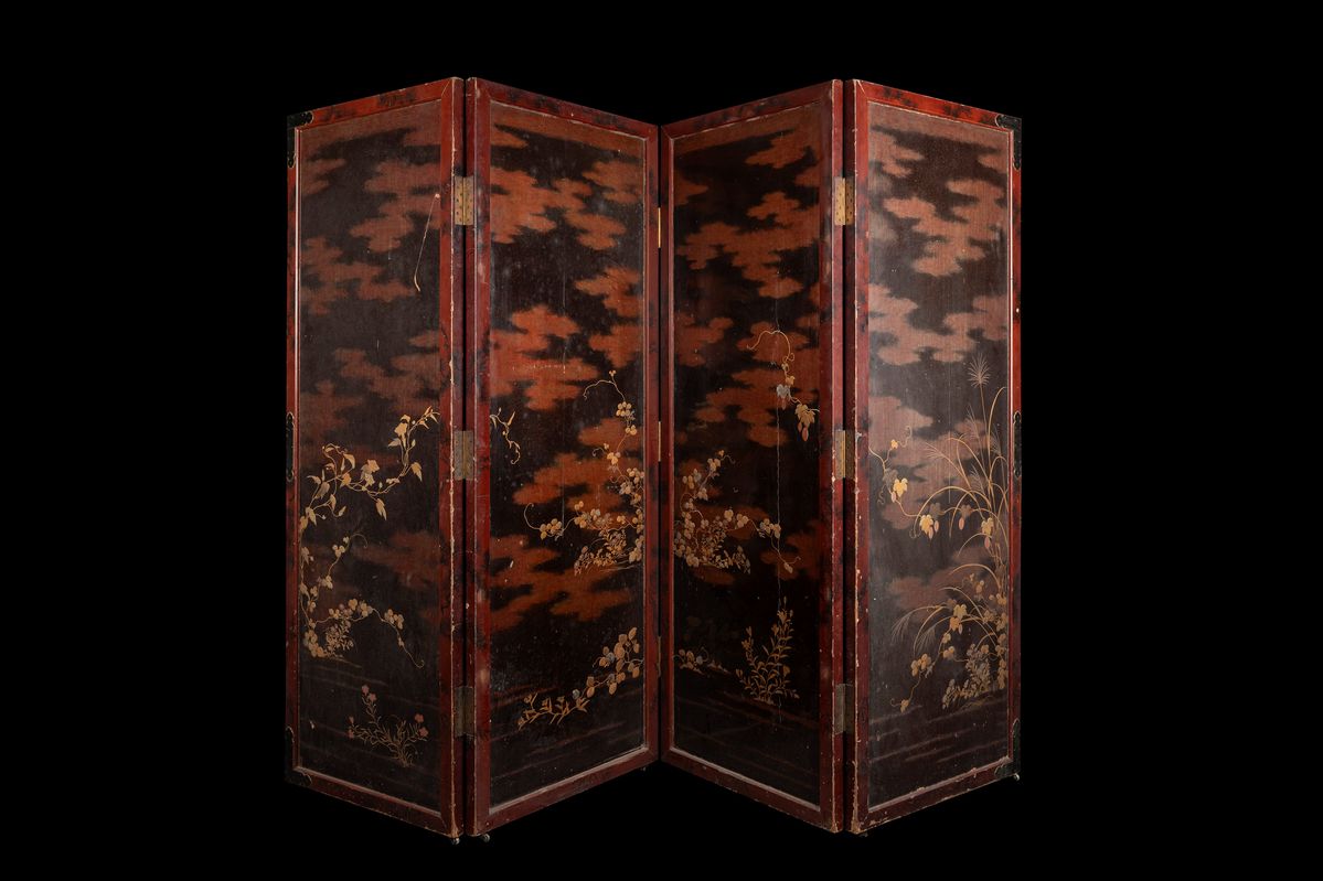 Paravento in legno laccato, Giappone, periodo Meiji (1868-1912)