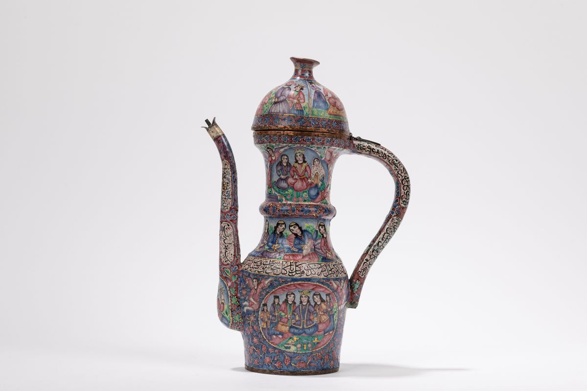 Brocca da caffè Qajar, Rame smaltato con coperchio, Iran, seconda metà del XIX secolo