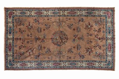Tappeto, Asia, XIX / XX secolo, h cm 370 x l cm 200