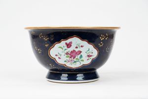  - Polychrome porcelain vase, China, Qing dynasty