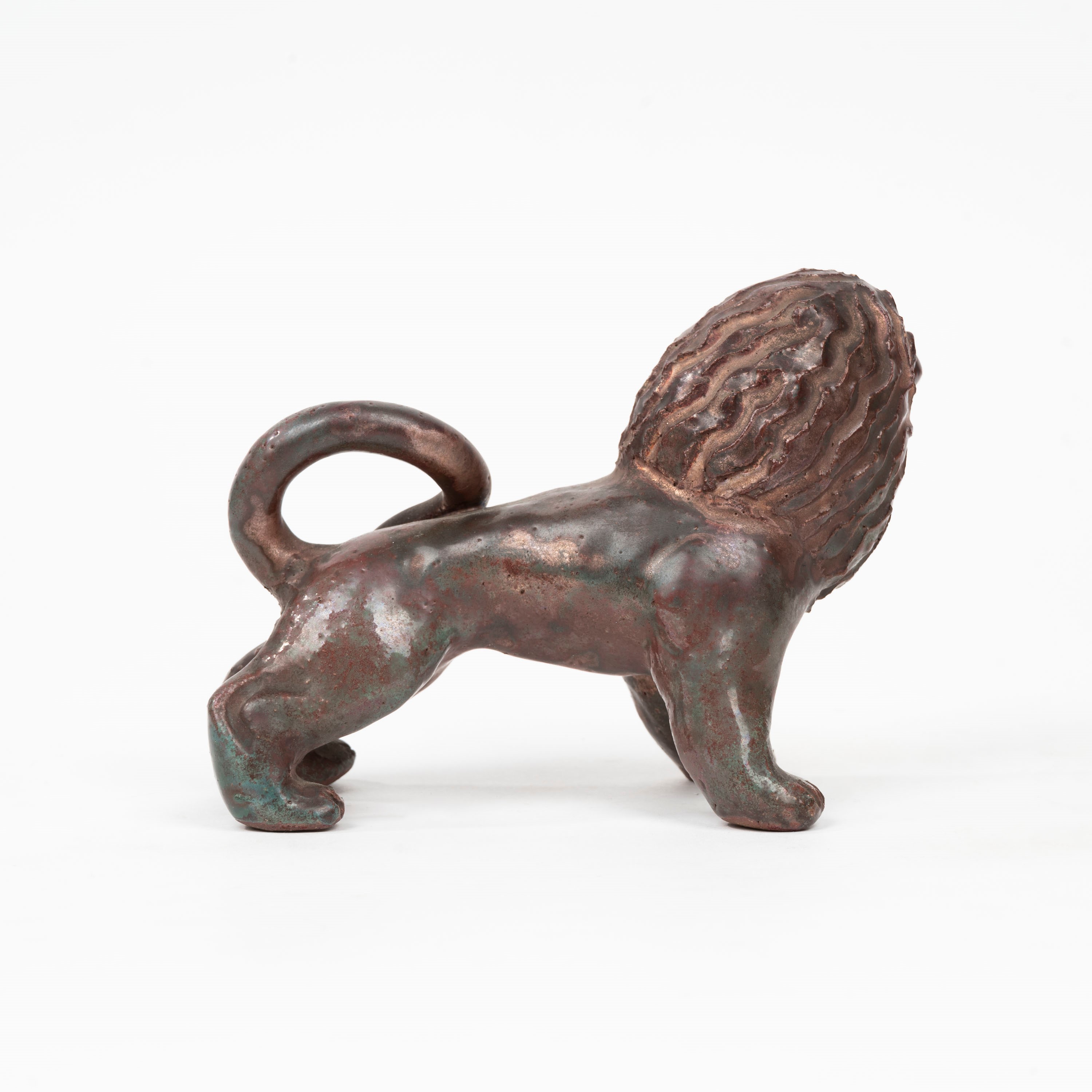 Scultura in Ceramica a Lustro Raffigurante Leone, Secolo XX