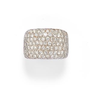Anello con diamanti